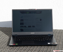 Güneşte Lenovo Legion 5 17