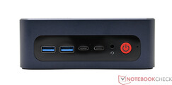 Ön: 2x USB, 2x USB4 TypeC