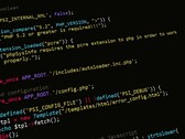 Koyu renkli bir ekranda PHP kaynak kodu