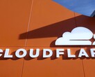 Cloudflare, Magic Transit'e Programlanabilir Akış Koruması ekleyerek müşterilerine UDP tabanlı Katman 7 trafiği için özel eBPF tabanlı DDoS azaltma olanağı sağladı.
