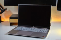 HP OmniBook 3'ün önden görünümü