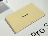 Sarı renk seçeneğindeki Huawei Matepad Pro S