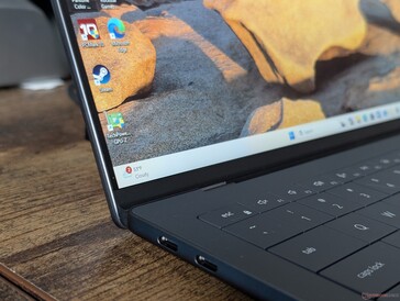 Mat seçenek için kenardan kenara cam kaplama yok