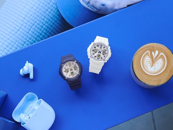 Casio G-Shock Baby-G BGA-2800-2A2 (solda) ve BGA-2800-7A3 (sağda) saatler