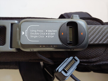 Güç düğmesi ve konektörlü arka kontrolör. (Resim kaynağı: Notebookcheck)