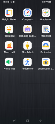 Dijital pusula gibi araçlar mevcuttur, bazıları Yükseklik Ölçer gibi biraz hilelidir. (Resim kaynağı: Sergey Tarasov - Notebookcheck)