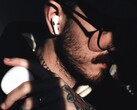 macOS'ta keşfedilen sızdırılmış bir Apple videosunda gösterildiği üzere, gelecek nesil AirPods modellerinden birinde Görsel Zeka kamerası bulunacak.