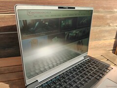 Güneş altında açık havada izleme