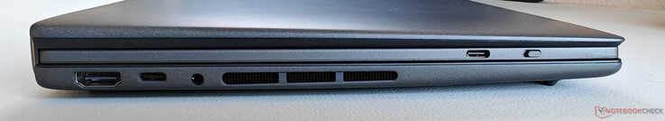 Sol: HDMI 2.1 FRL, Thunderbolt 4 (40 GBit/s, DisplayPort, Power Delivery) ile USB-C 4.0, 3,5 mm ses, klavyede USB-C (yalnızca şarj için)