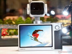 Dreame, bir gimbal ve 100 megapiksel Micro Four Thirds sensörüne sahip bir kamera geliştirdi.