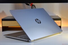 Qualcomm Snapdragon X işlemcili HP OmniBook 3 16