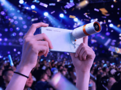 Telekonvertör aksesuarı takılı Oppo Find X10.
