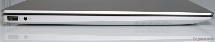 Sol: USB Type-A 5 Gbps, 3,5 mm combo ses jakı