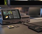 Bundan daha iyisi olamaz: Pexarbolt Ultra, dokunmatik ekrana sahip bir Thunderbolt 5 dock'tur ve piyasadaki en kapsamlı bağlantı noktası seçeneklerine sahiptir.