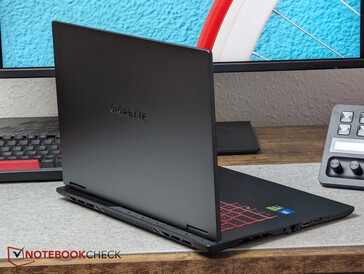 A16'dan ince şasi: Klasik üst ...