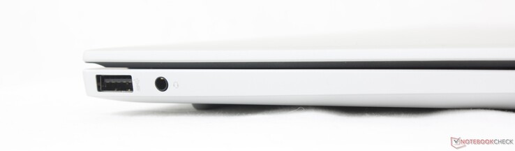 Sol: USB-A (5 Gbps), 3,5 mm kulaklık