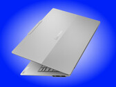 ThinkBook 14x, 54,7 Wh bataryasıyla 990 g'lık resmi ağırlığıyla çoğu dizüstü bilgisayardan daha hafiftir.