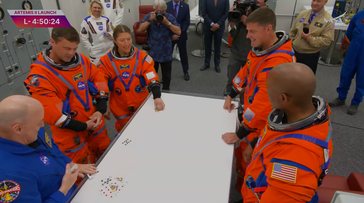 Görev öncesi kart oyunu