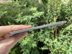Xiaomi'nin artık iptal edilen ultra ince akıllı telefonu Galaxy S25 Edge'e (resimde) meydan okuyacaktı.