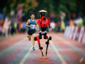 "Aydınlatma" robotu yarı maratonu Jacob Kiplimo'dan 7 dakika daha hızlı tamamladı. 