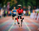 "Aydınlatma" robotu yarı maratonu Jacob Kiplimo'dan 7 dakika daha hızlı tamamladı. 
