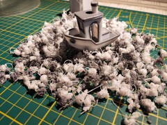 Benchy plastik atıkların üzerinde yüzüyor