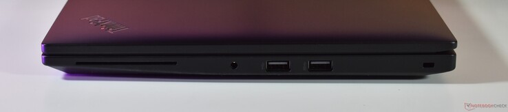 doğru: Smarcard okuyucu, 3,5 mm Ses, USB-A 2.0, USB-A 3.2 Gen 1, Kensington Kilit yuvası