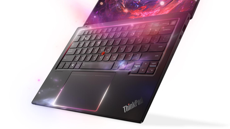 ThinkPad X1 Carbon Gen 14, 14 inç form faktörüne rağmen nispeten büyük bir trackpad ve tam boyutlu ok tuşlarına sahiptir.