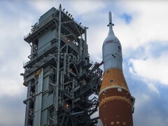 ESA Logosu ve NASA Logosu ile Artemis II (YouTube aracılığıyla Kaynak ESA)