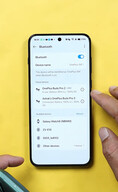 OnePlus 15R’nin Bluetooth ayarları ekranında, aynı anda bağlanmış iki çift OnePlus Buds gösteriliyor; bu da yeni çift ses özelliğini sergiliyor.