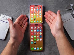 Katlanabilir iPhone tasarım modeli uygulamalı (düzenlendi).
