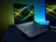 Razer Blade 16, diğer birçok 16 inçlik oyun dizüstü bilgisayarının aksine hala yerleşik bir sayı tuş takımından yoksundur.
