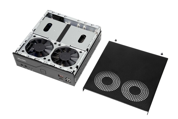 DH810S, soğutma konusunda ödün vermez; çift 70 mm fan ile donatılmıştır.