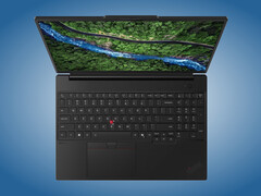 ThinkPad P16s i Gen 5 yukarıdan bakıldığında.