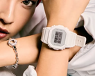 Resimde Kyoka'nın bileğindeki yeni Casio G-Shock DW-5600WW-7PR görülüyor.