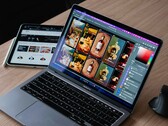 Apple'ın üç haftadan kısa bir süre içinde tamamen yeni bir MacBook Pro tanıtması bekleniyor.
