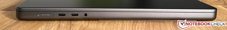 Sol taraf: MagSafe, 2x USB-C 4.0 w/ Thunderbolt 4 (40 Gbps, DisplayPort-ALT modu 1.4, Güç Dağıtımı), 3,5 mm stereo