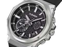 Siyah kadranlı G-Steel-GST-B1000-1A modelinin yan görünüm.