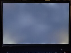 Arka ışık kanaması (burada geliştirilmiş olarak gösterilmiştir)