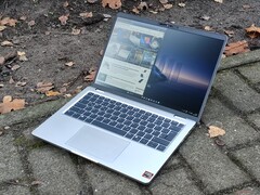 Dell Pro 14 Plus ekranı dış mekan kullanımı için biraz fazla loş (görsel kaynağı: Benjamin Herzig)