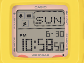 Casio Baby-G BGD-10KPM-7, üzerinde yeterli miktarda bilgi bulunan, kareye yakın bir dijital kadrana sahiptir.