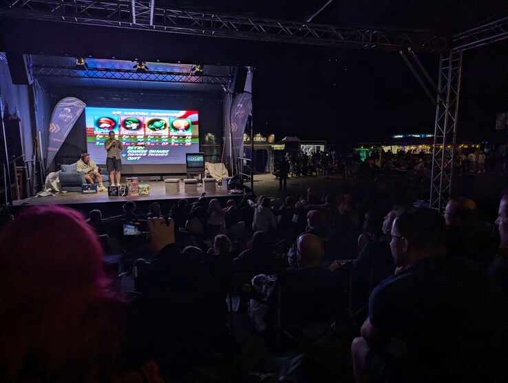 Gamescom Camp'te Mario Kart turnuvası ve DJ partisi ile akşam etkinliği