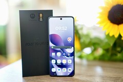 Razr 70 Ultra’nın ekranları oldukça parlak olabilir. Ancak, PWM’ye katlanmak zorunda kalacaksınız.