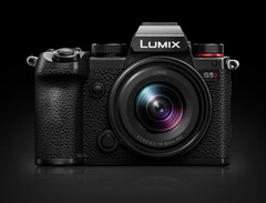 Lumix S5D şu anda piyasadaki en ucuz tam kare fotoğraf makinelerinden biri