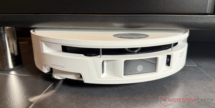 Mova S70 Silindir, sadece 90 mm'lik yüksekliği sayesinde birçok mobilyanın altına sığar.