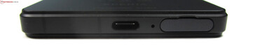 Alt kısım: USB-C 3.2 Gen.1, mikrofon, microSD/SIM yuvası
