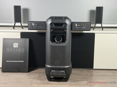 Teslimat kapsamında dört adet harici hoparlör,...