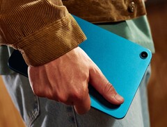 Alexa Tablet 8 pembe, turkuaz ve koyu gri renk seçenekleriyle sunuluyor.