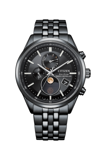 Citizen BY1035-56E Eco-Drive ay evreli saat; tamamen siyah paslanmaz çelik kasa ve bilezik, siyah kadran, analog ay evre göstergesi, çift alt kadran ve tarih penceresi ile donatılmıştır.