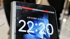 Daha kompakt ve daha geniş olan Xiaomi Mix Fold 5, HyperOS 4'ü çalıştıran ilk deneme fotoğrafında görünüyor.